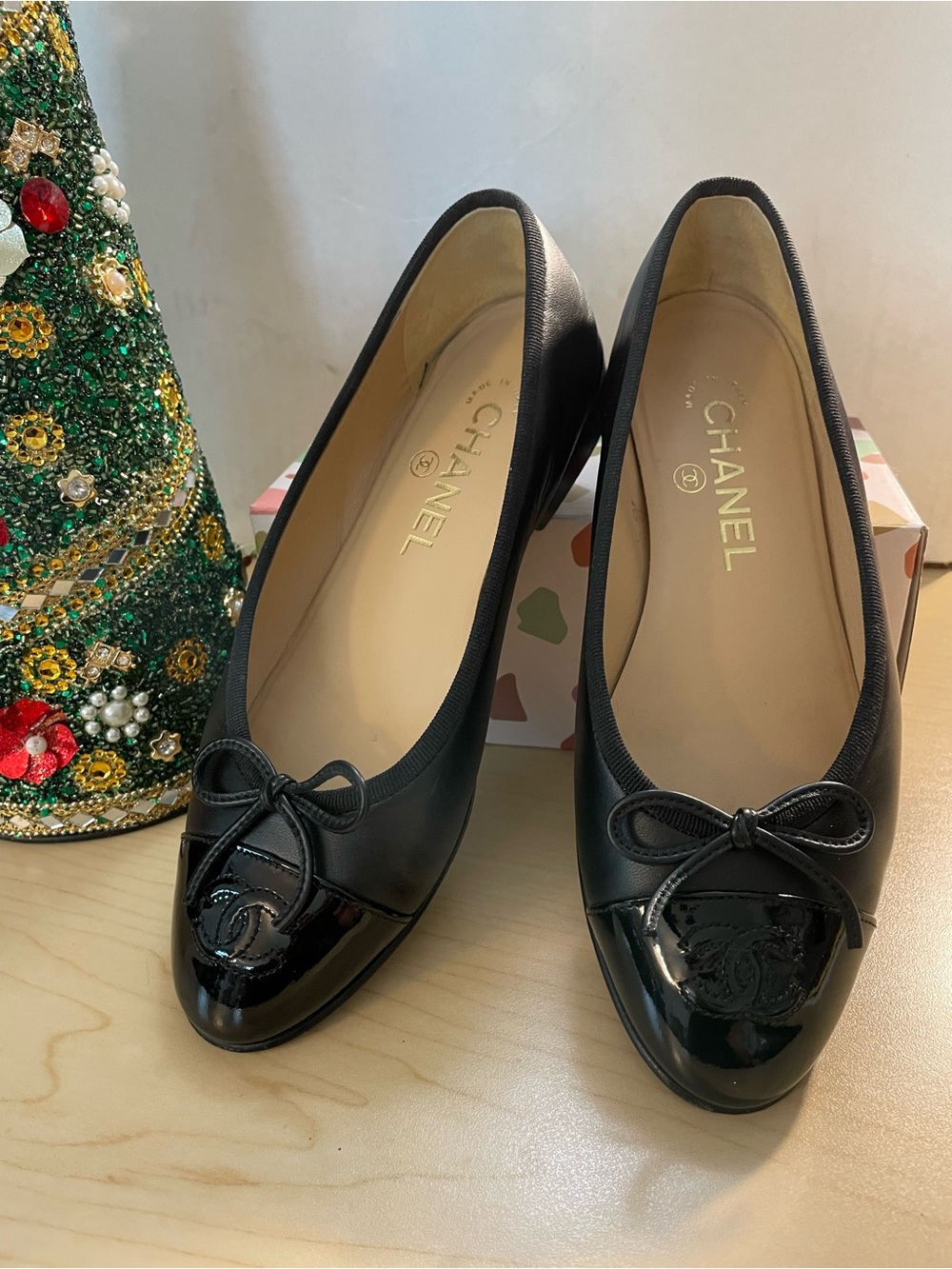 CHANEL Black Bow Ballerina Flats, Size 36 (US 6)